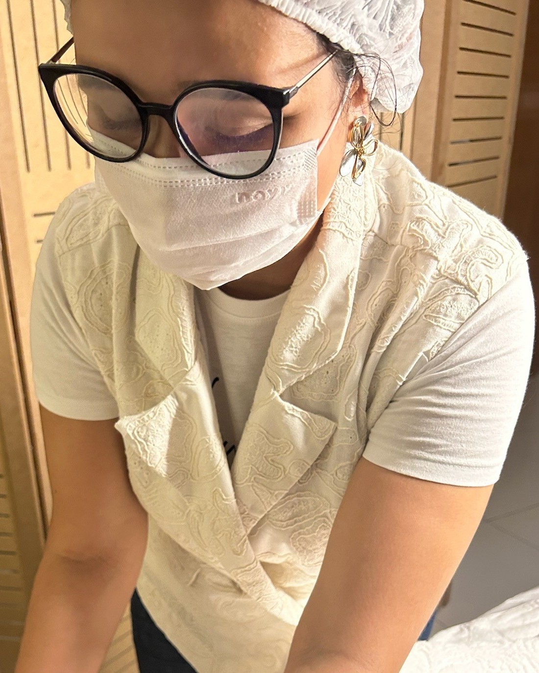 Rayla Barone durante um atendimento